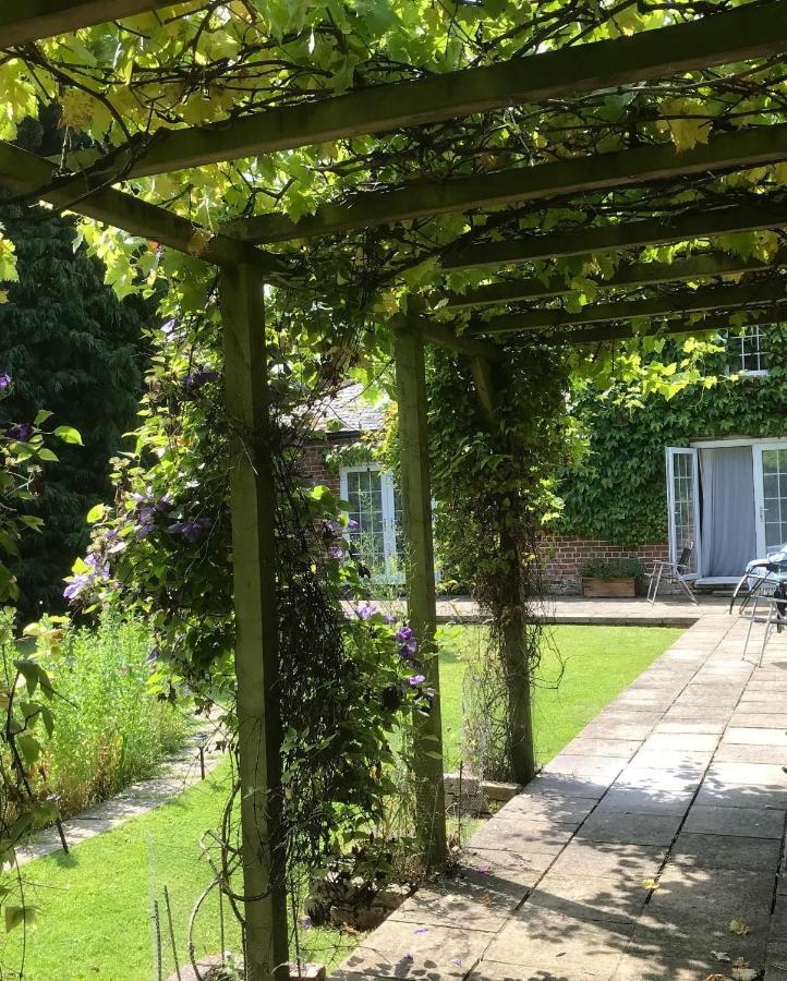 The Old Coach House At Stewton Apartment Louth  Bagian luar foto